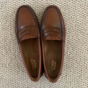 G.H. Bass Weejuns, sz 6
